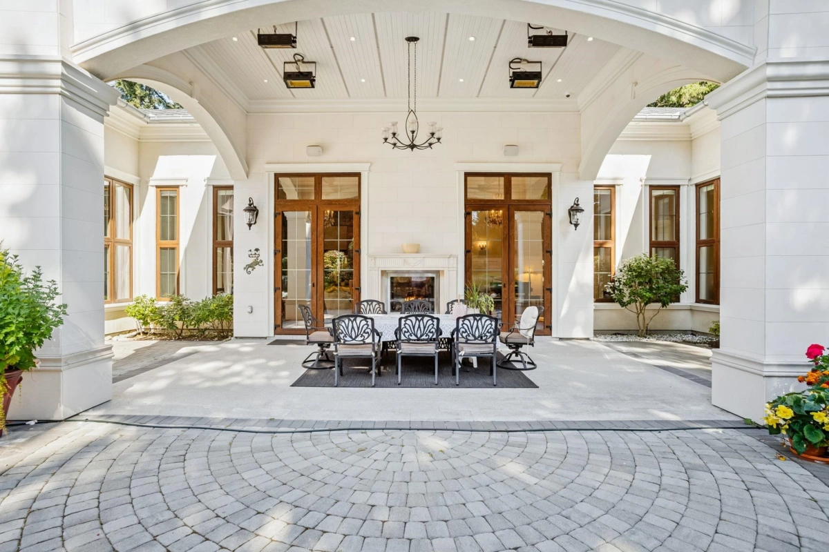 Hot Tub / Spa Photo of 16728 28 Avenue, Surrey, BC