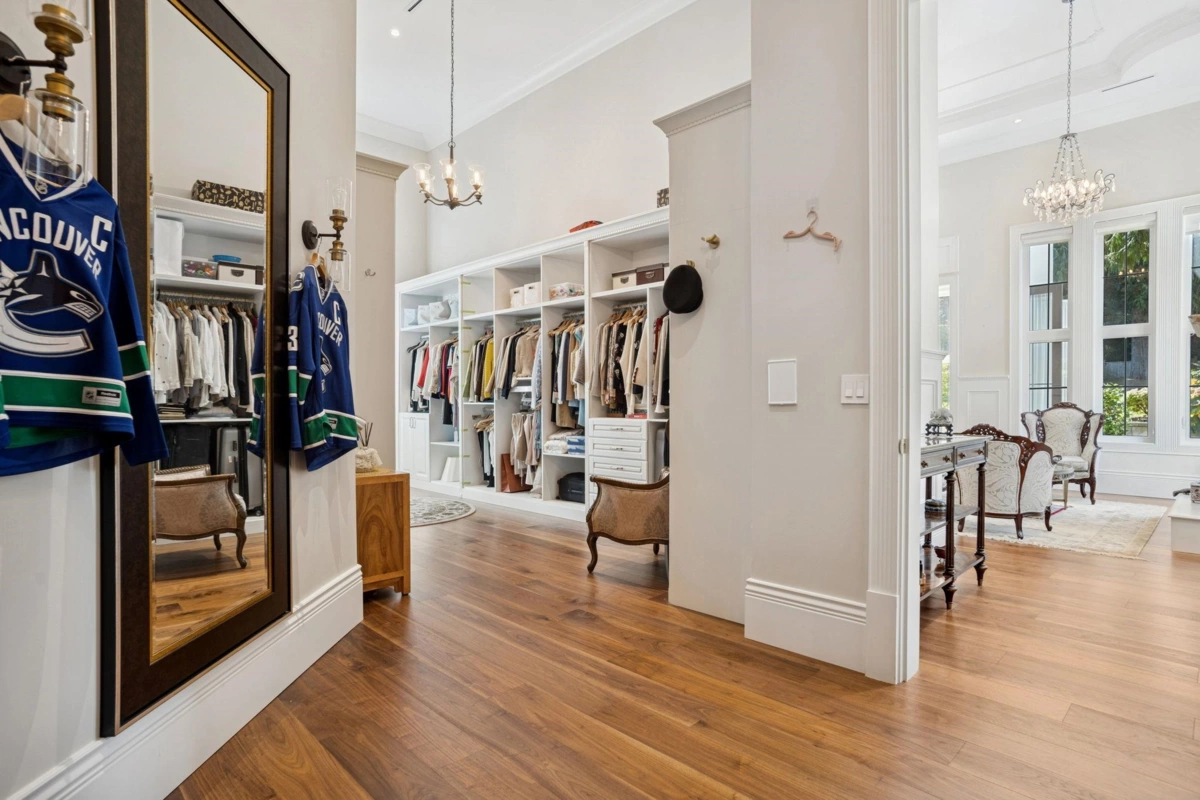 Staircase Photo of 16728 28 Avenue, Surrey, BC