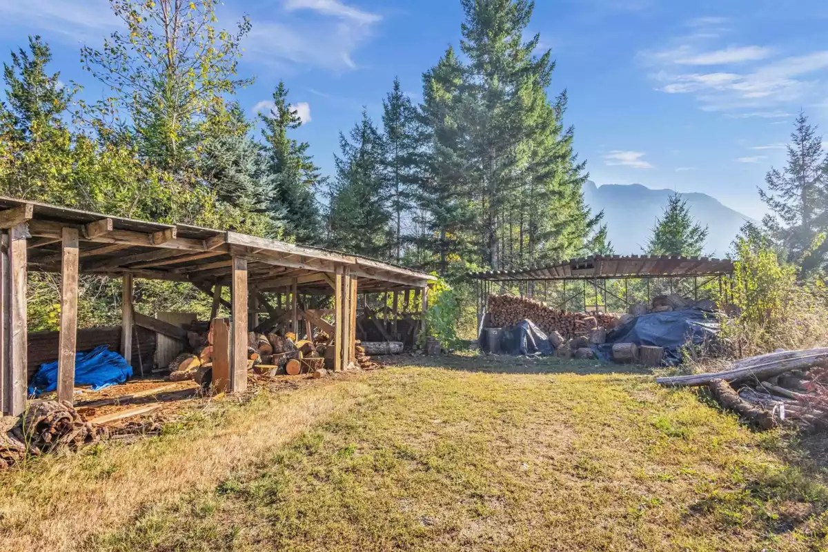 Backyard Photo of 21800 Union Bar Road, Hope, BC