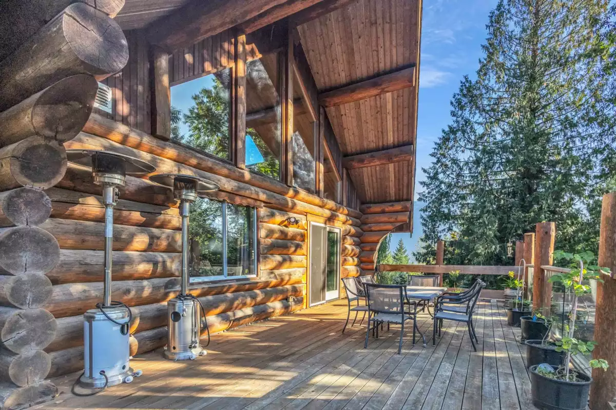 Dining Area Photo of 21800 Union Bar Road, Hope, BC