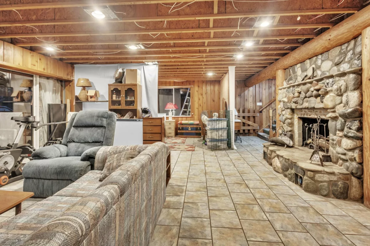 Garage Interior Photo of 21800 Union Bar Road, Hope, BC