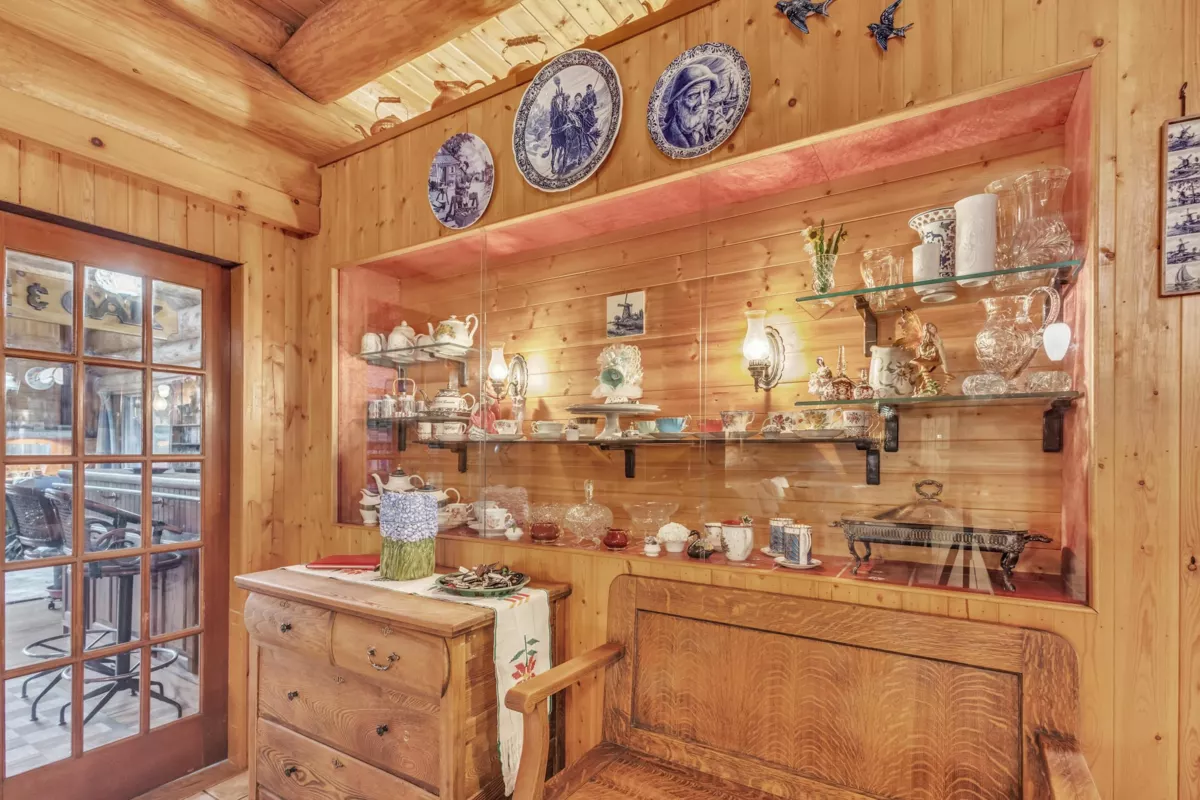 Powder Room Photo of 21800 Union Bar Road, Hope, BC