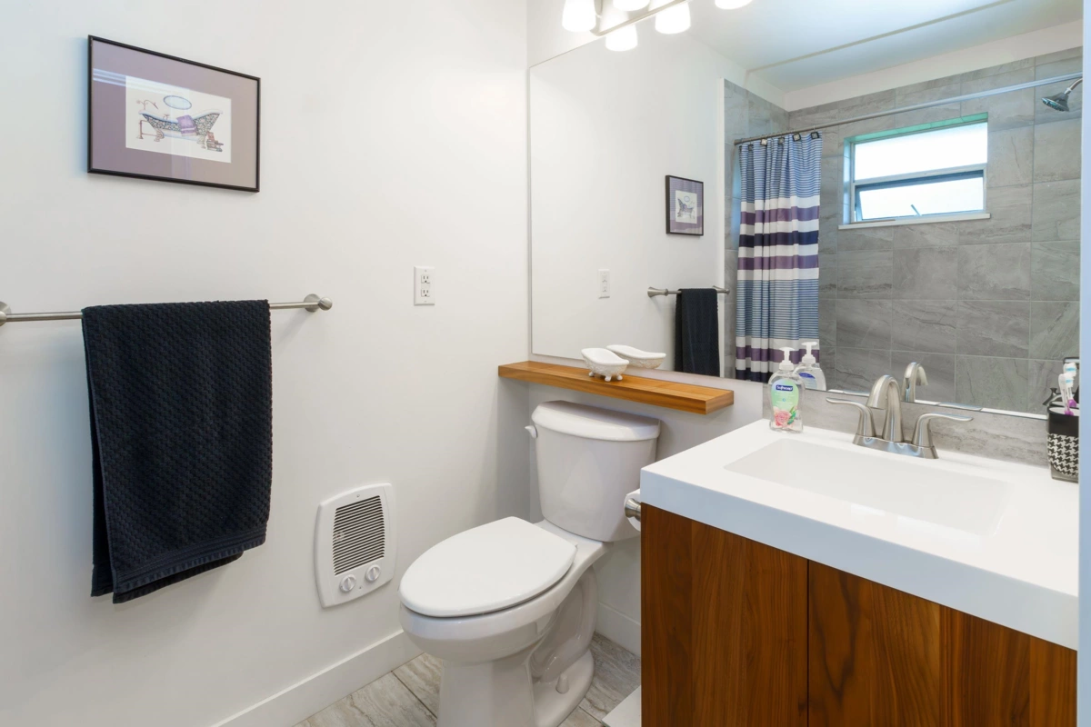 Laundry Room Photo of 44 20554 118 Avenue, Maple Ridge, BC