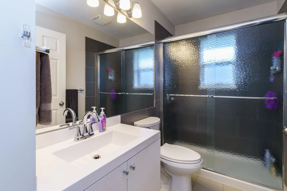 Powder Room Photo of 44 20554 118 Avenue, Maple Ridge, BC