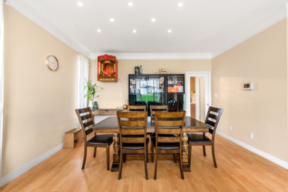 Dining Area Photo of 7119 10th Avenue, Burnaby, BC