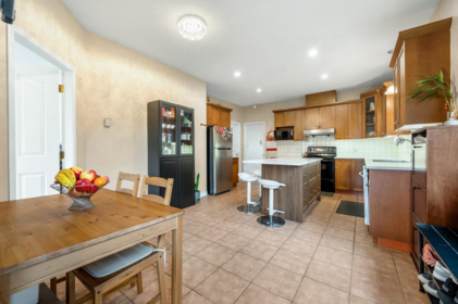 Kitchen Island Photo of 7119 10th Avenue, Burnaby, BC