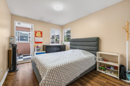 Laundry Room Photo of 7119 10th Avenue, Burnaby, BC