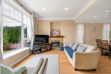 Living Room Photo of 7119 10th Avenue, Burnaby, BC