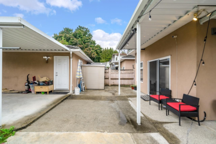 Swimming Pool Photo of 7119 10th Avenue, Burnaby, BC