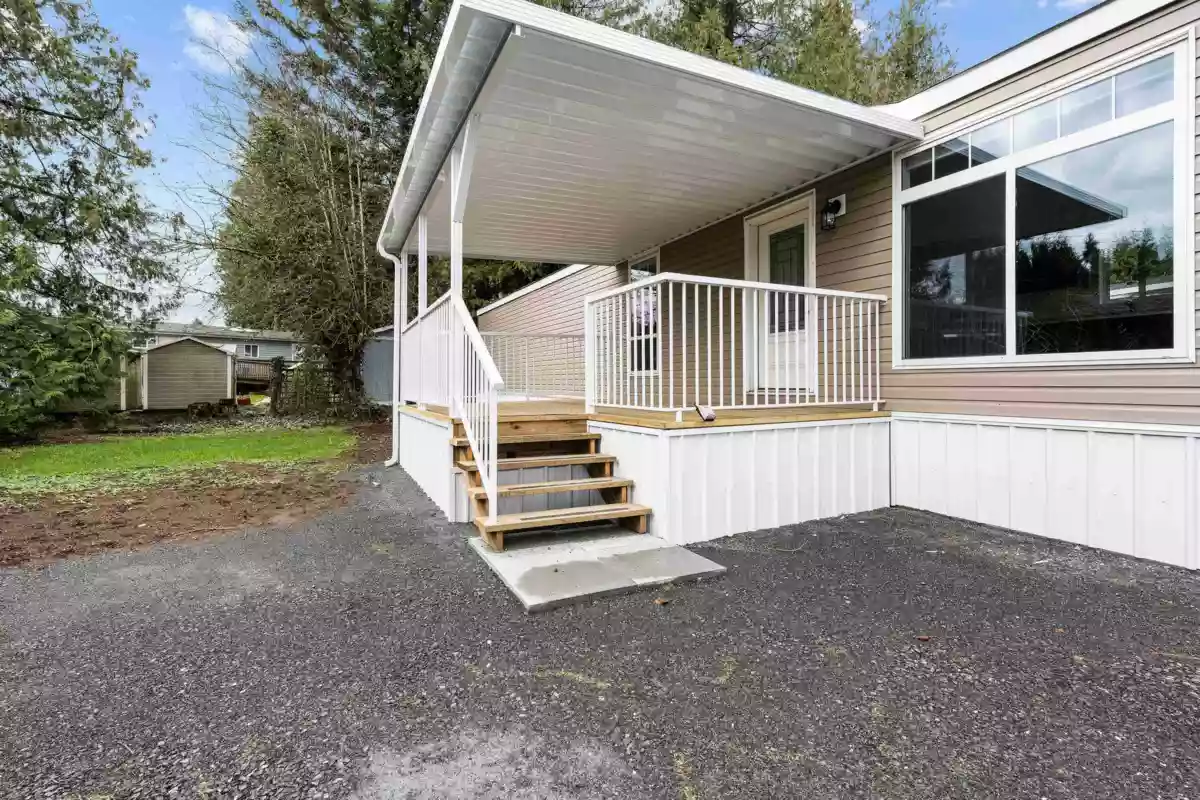 Living Room Photo of 14 6035 Vedder Road, Chilliwack, BC