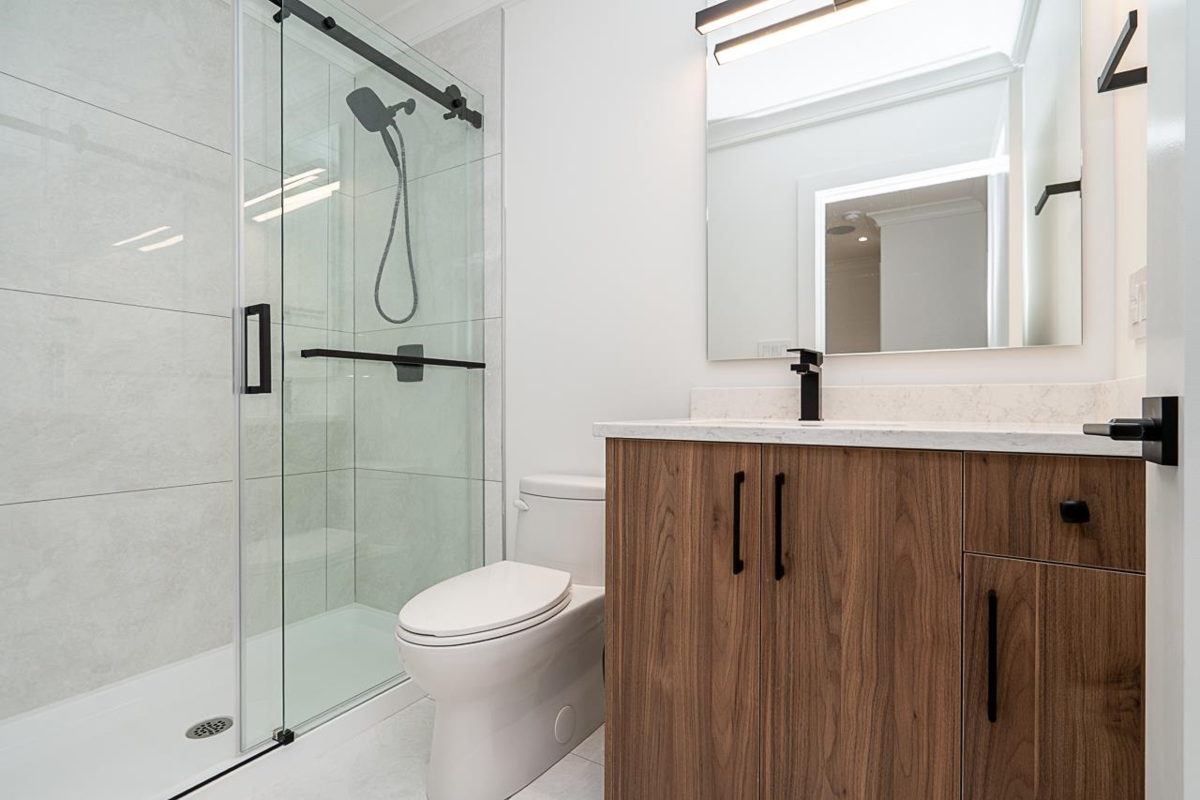 Basement Recreation Room Photo of 1232 Parker Street, White Rock, BC