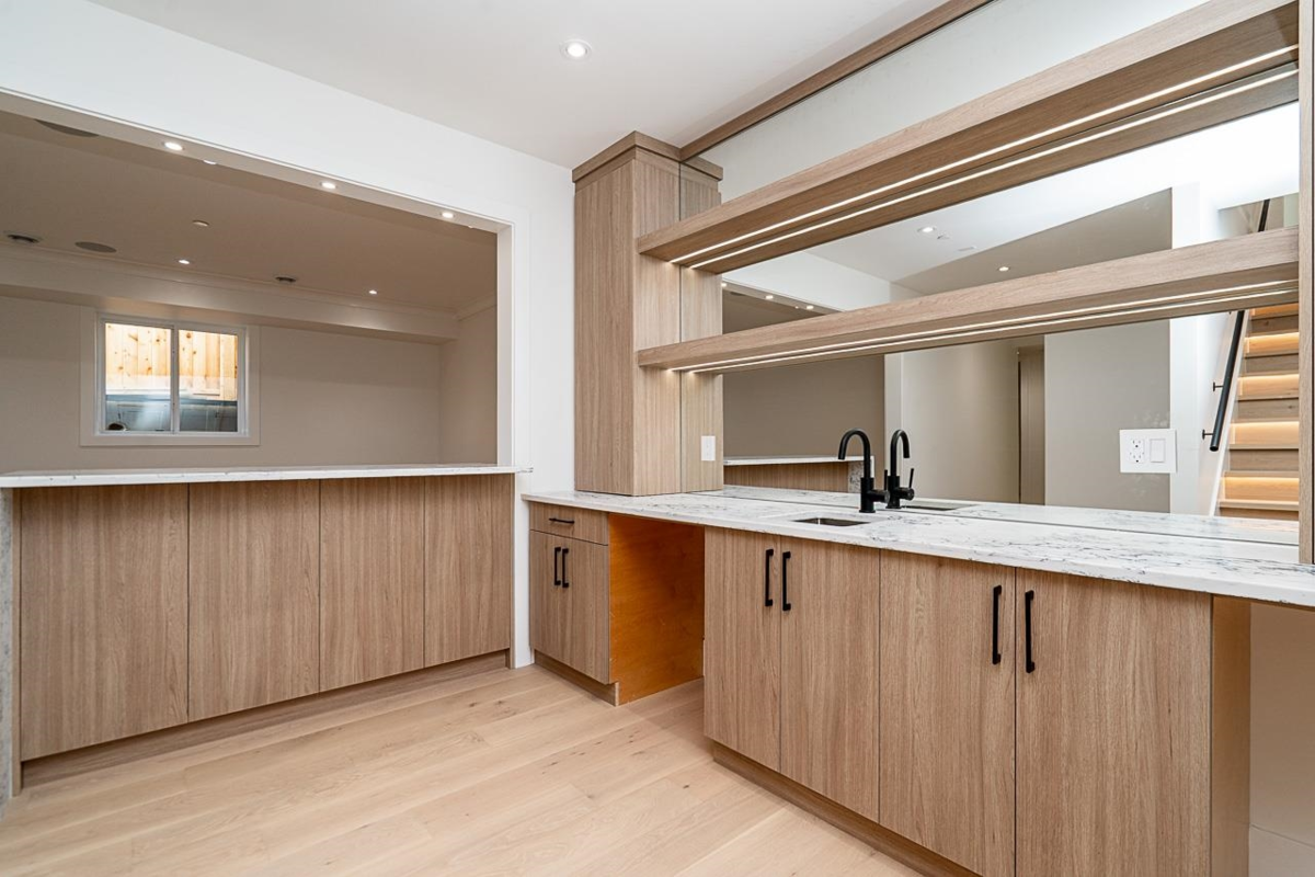 Hallway Photo of 1232 Parker Street, White Rock, BC