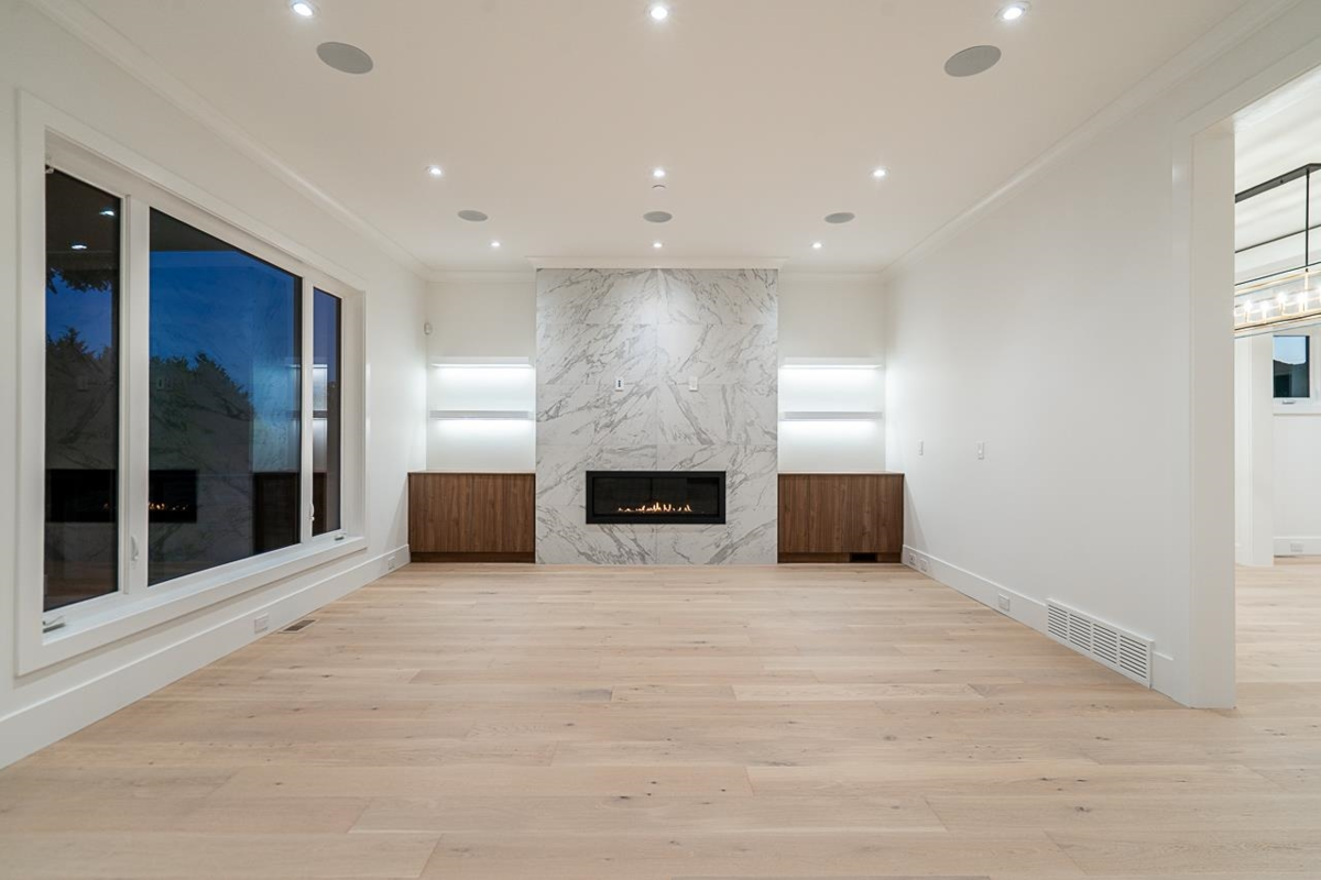 Kitchen Photo of 1232 Parker Street, White Rock, BC