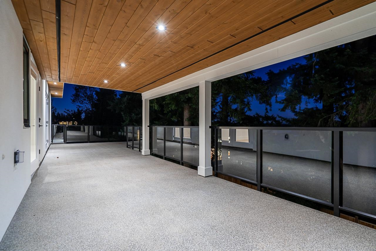 Outdoor Deck Photo of 1232 Parker Street, White Rock, BC