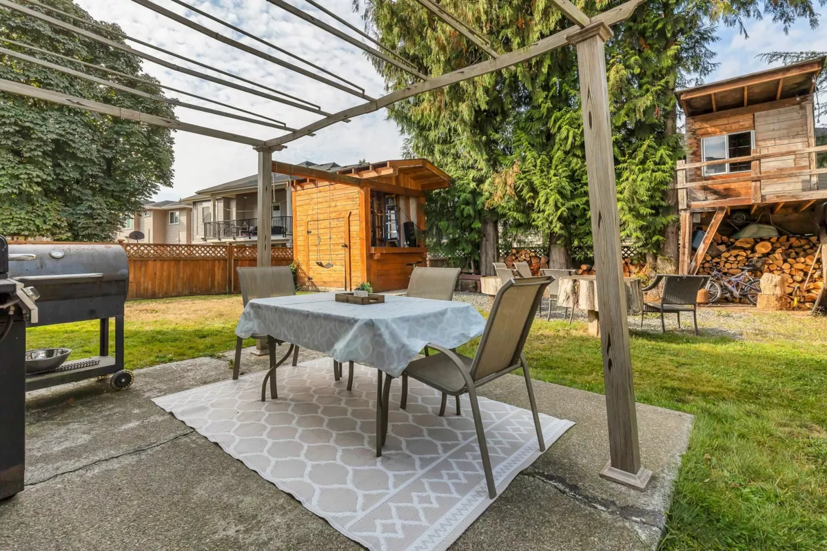 Hot Tub / Spa Photo of 3419 Juniper Crescent, Abbotsford, BC