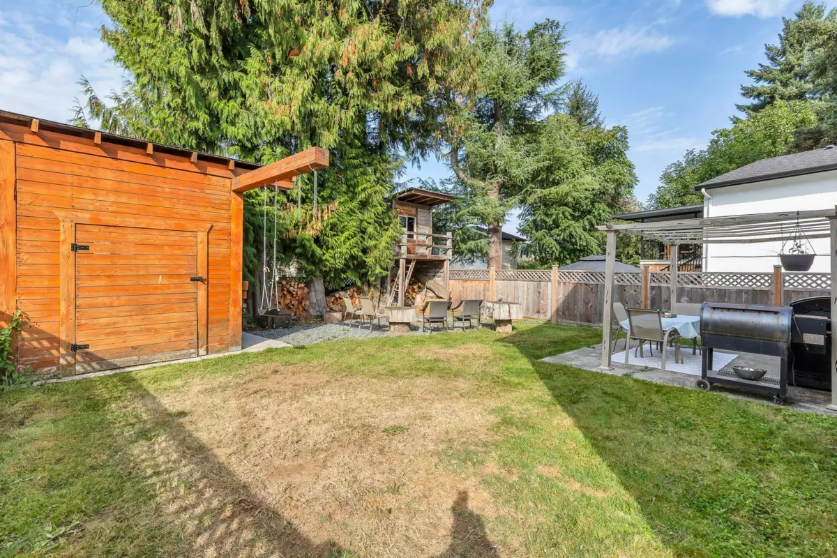 Outdoor Kitchen Photo of 3419 Juniper Crescent, Abbotsford, BC