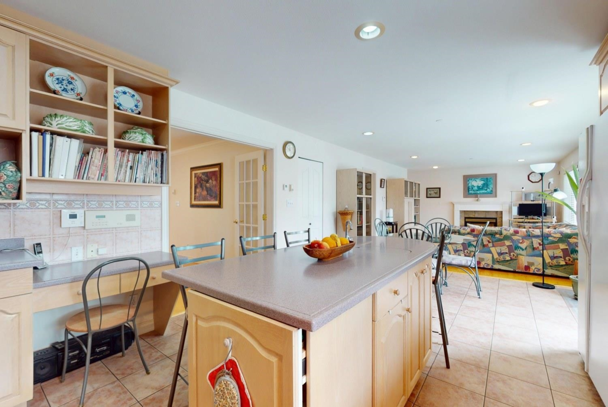 Breakfast Nook Photo of 1926 W 62nd Avenue, Vancouver, BC