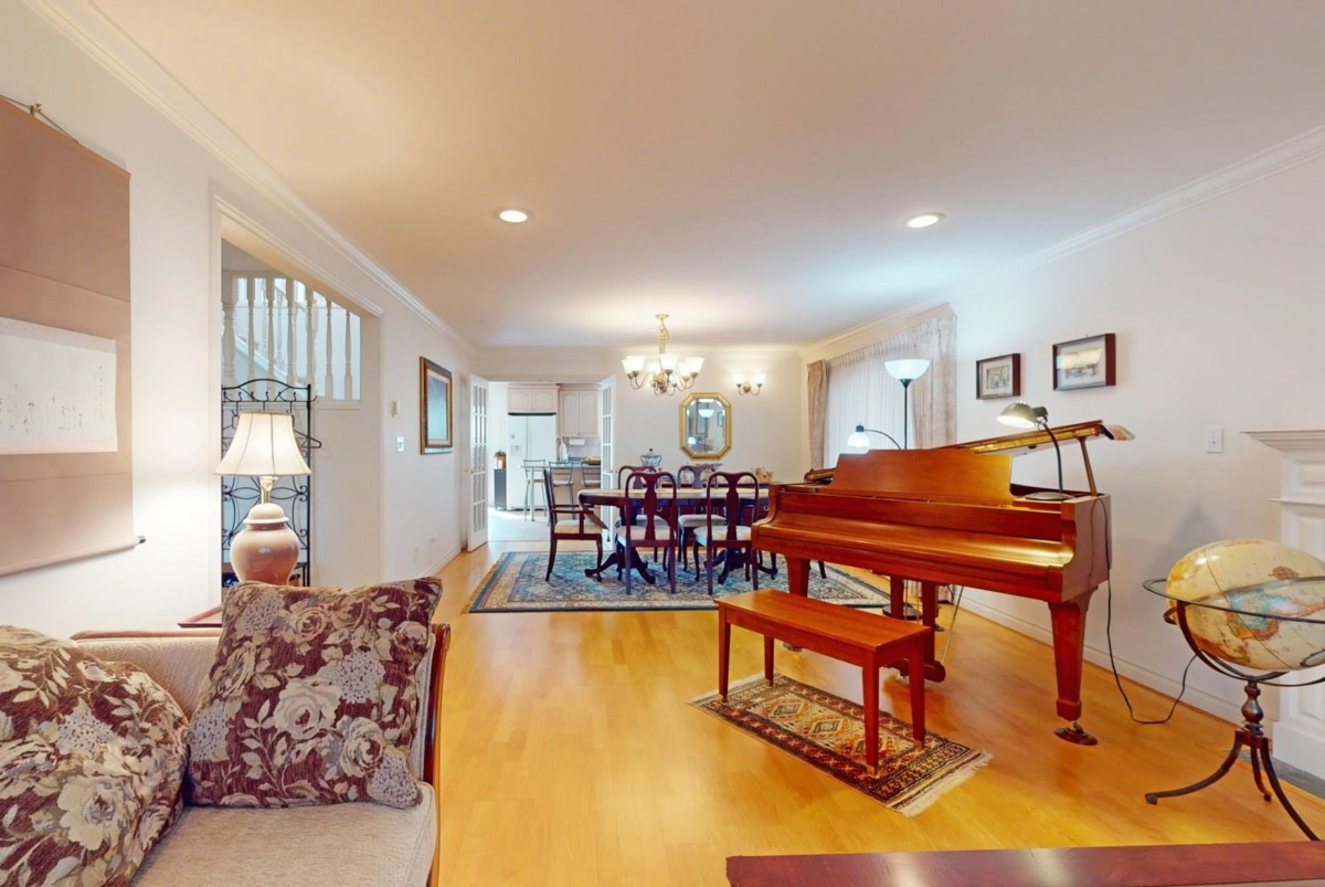 Dining Area Photo of 1926 W 62nd Avenue, Vancouver, BC
