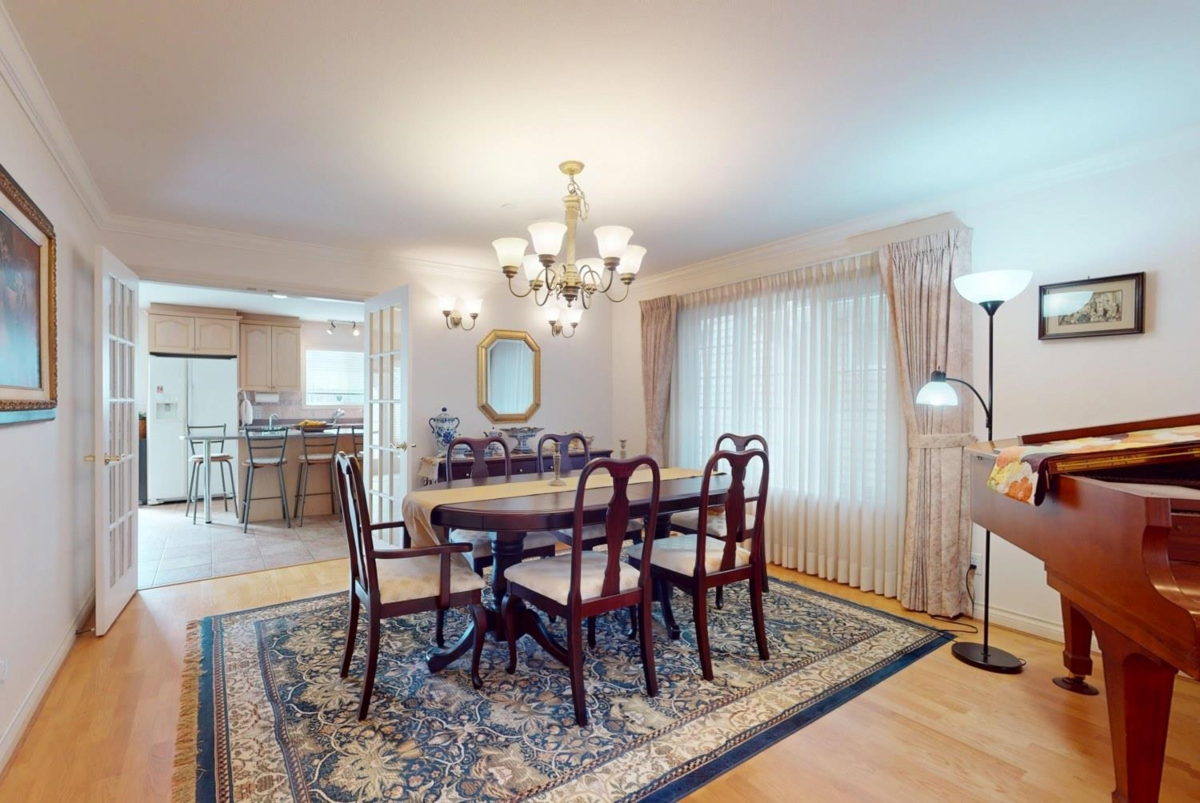 Kitchen Island Photo of 1926 W 62nd Avenue, Vancouver, BC