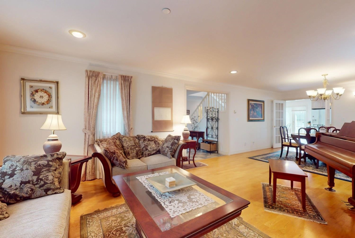 Kitchen Photo of 1926 W 62nd Avenue, Vancouver, BC