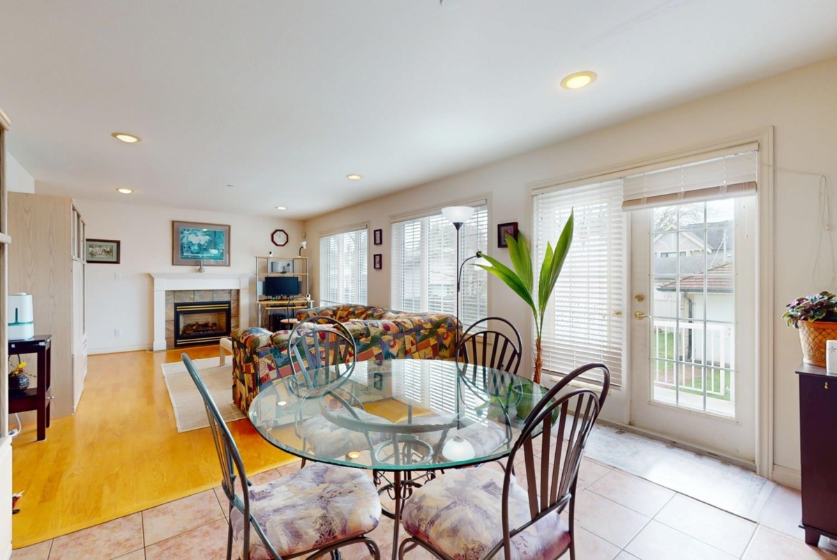 Primary Bathroom Photo of 1926 W 62nd Avenue, Vancouver, BC