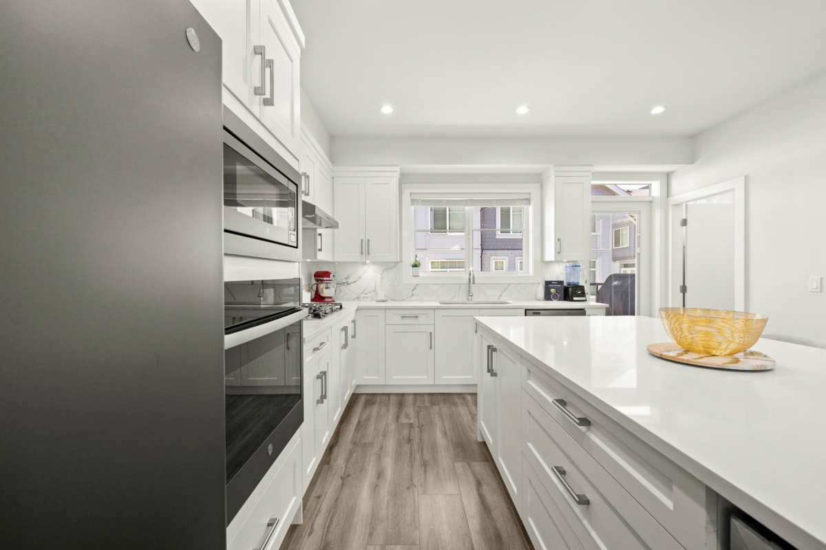 Basement Recreation Room Photo of 14 19239 70 Avenue, Surrey, BC