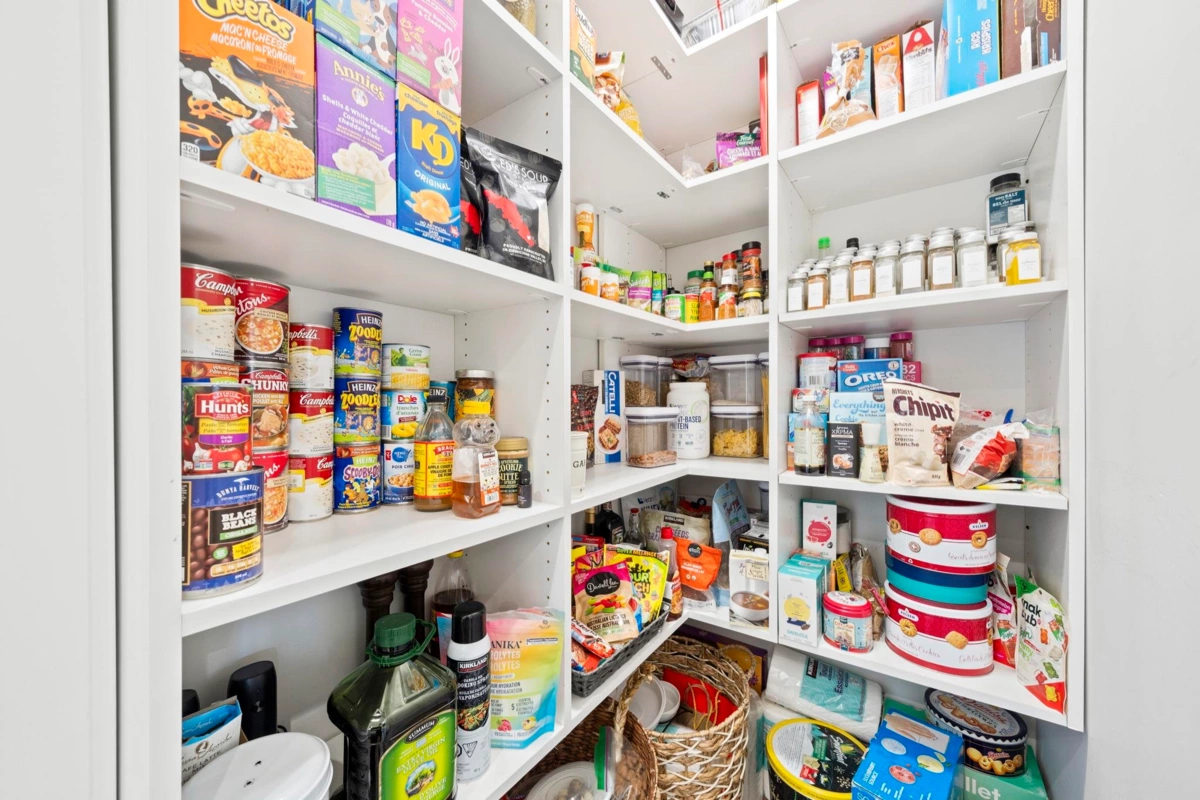 Entry Foyer Photo of 14 19239 70 Avenue, Surrey, BC
