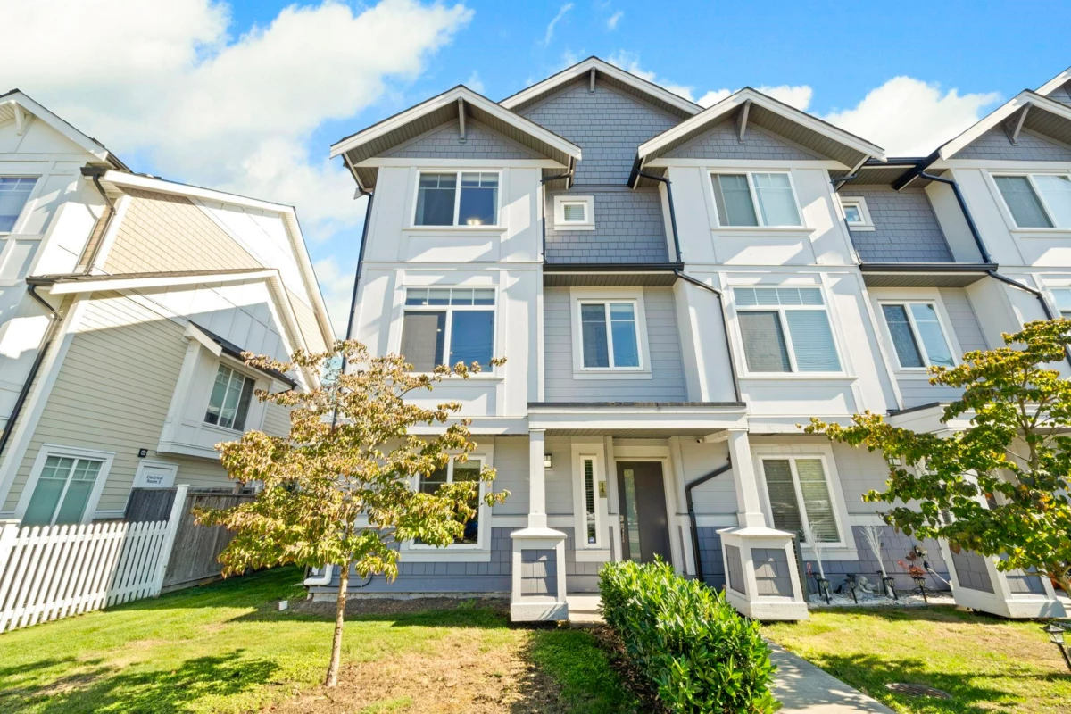 Exterior Front Photo of 14 19239 70 Avenue, Surrey, BC