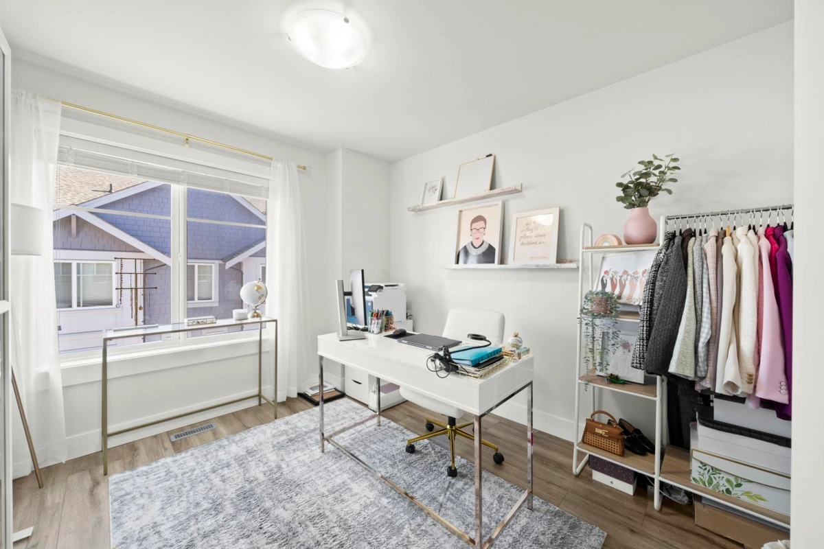 Family Room Photo of 14 19239 70 Avenue, Surrey, BC