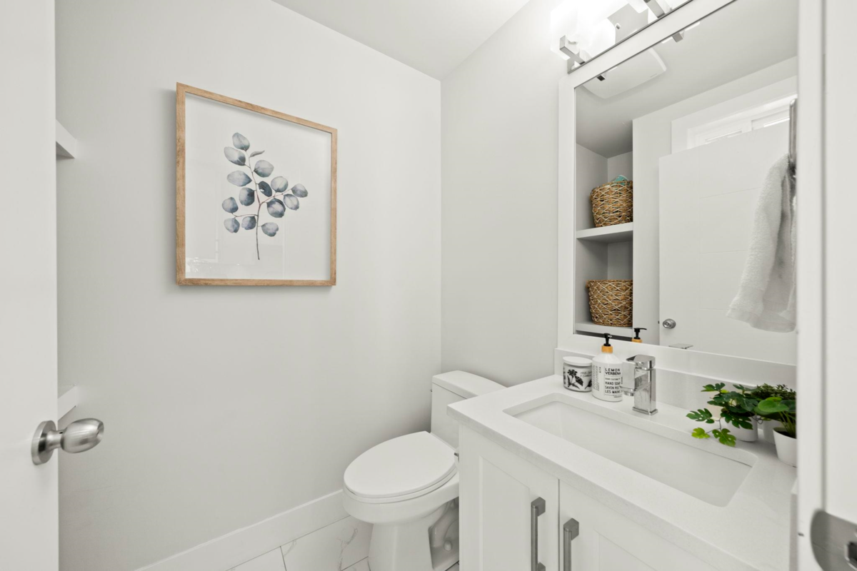 Hallway Photo of 14 19239 70 Avenue, Surrey, BC