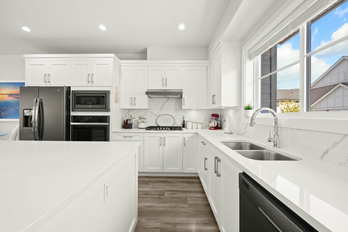 Laundry Room Photo of 14 19239 70 Avenue, Surrey, BC