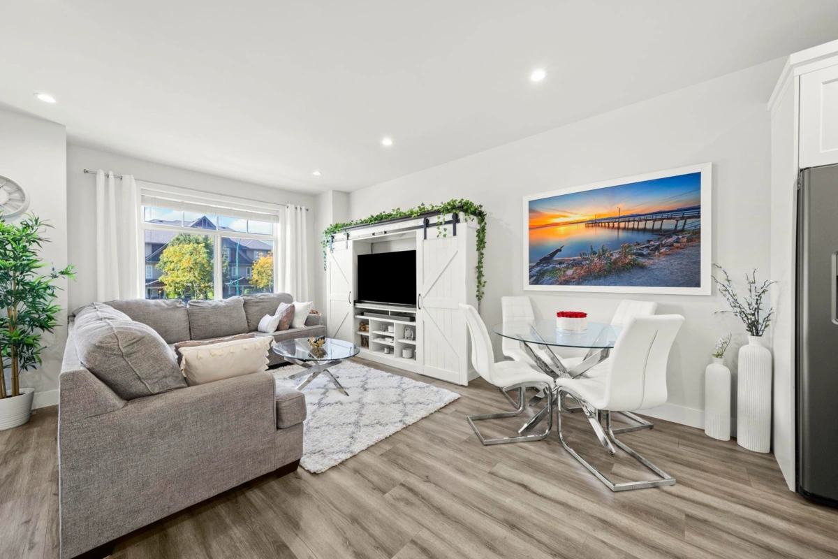 Powder Room Photo of 14 19239 70 Avenue, Surrey, BC