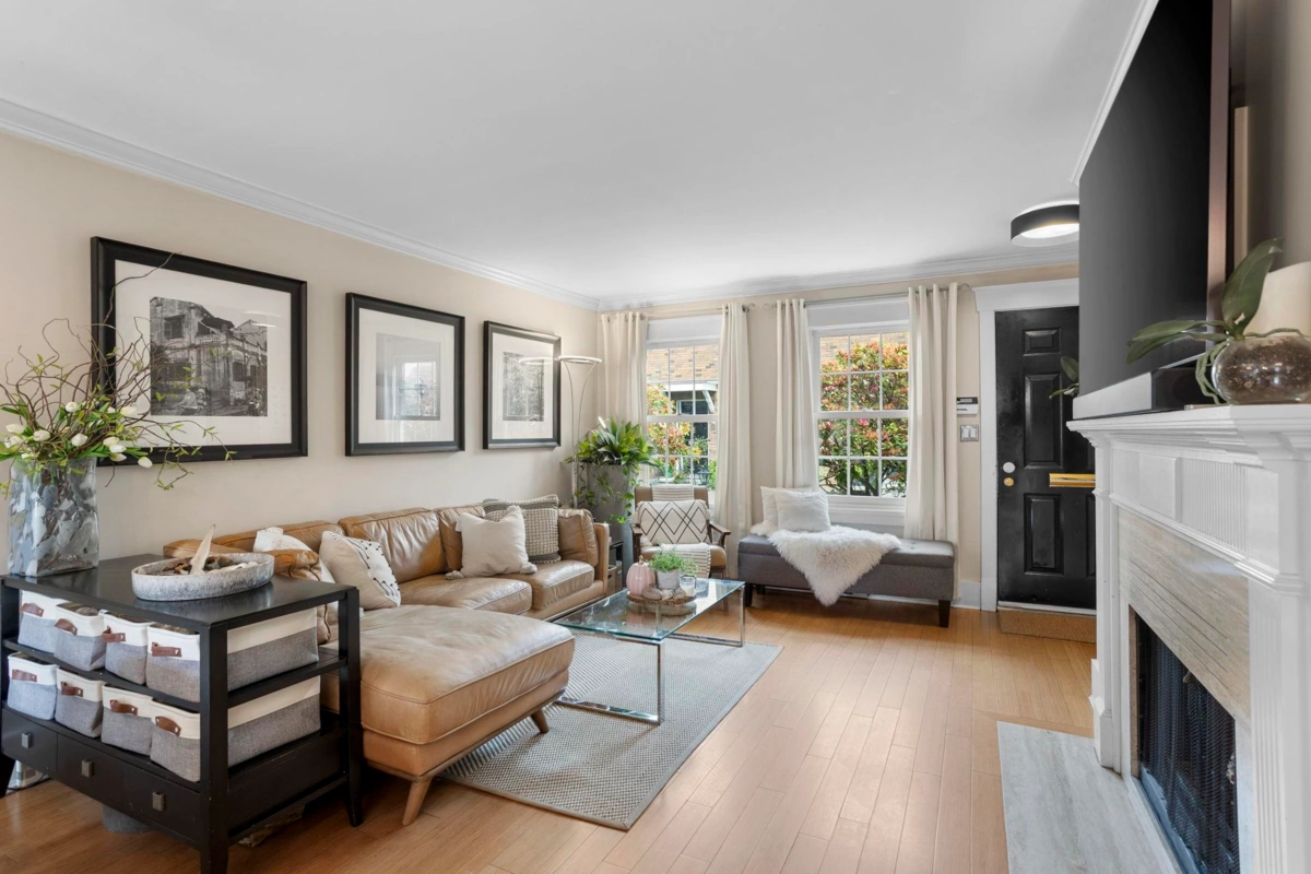 Living Room Photo of 1365 W 7th Avenue, Vancouver, BC