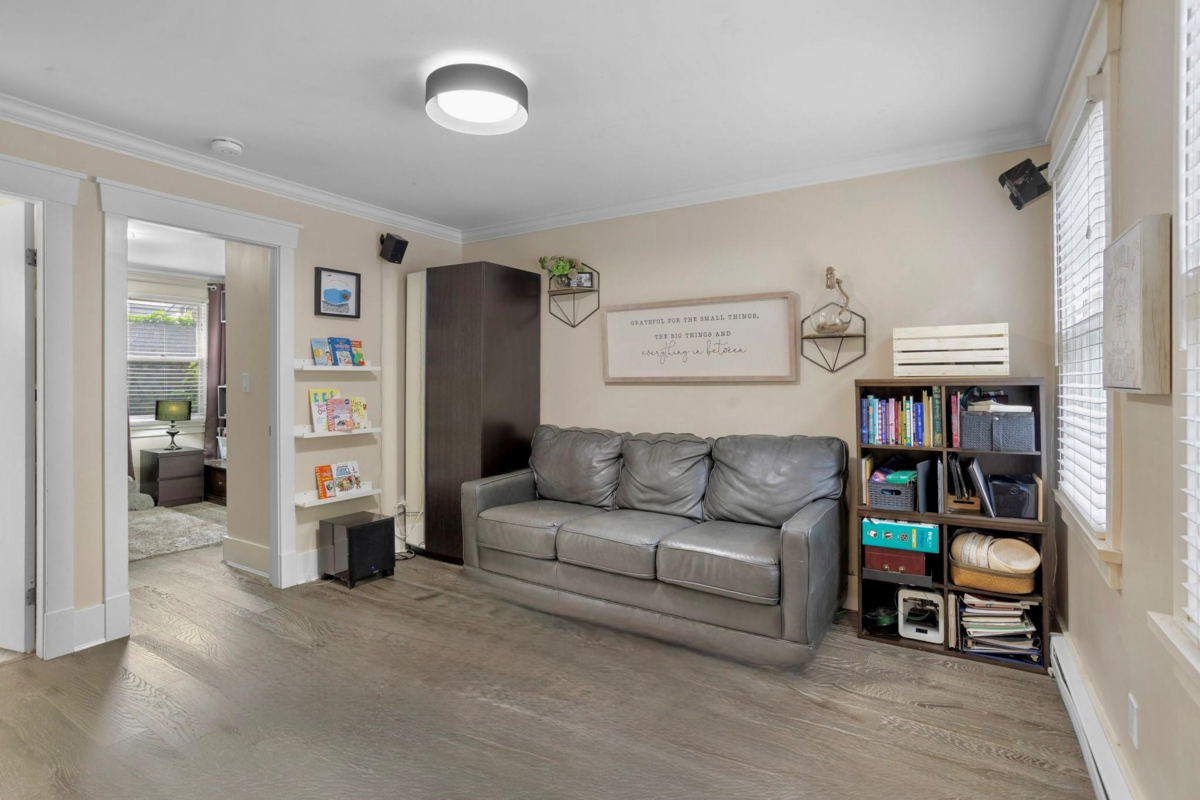 Primary Bathroom Photo of 1365 W 7th Avenue, Vancouver, BC