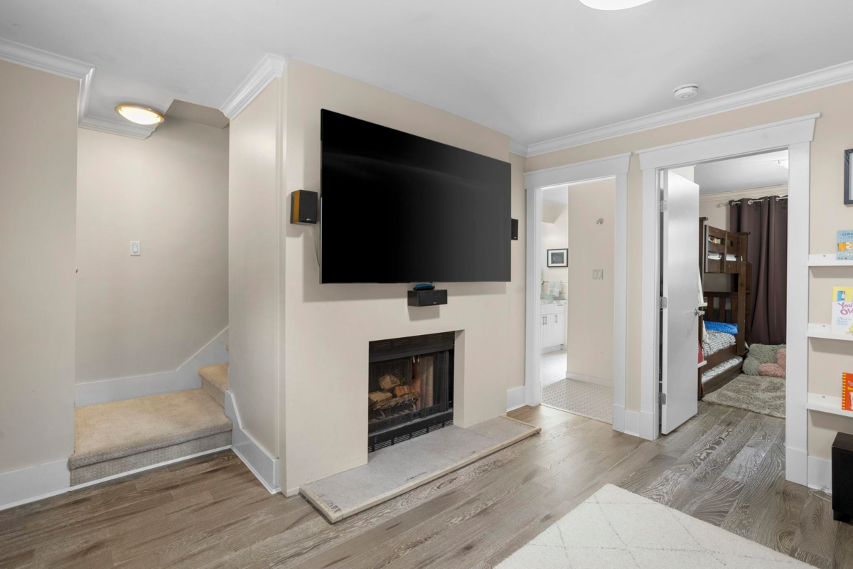 Walk-In Closet Photo of 1365 W 7th Avenue, Vancouver, BC