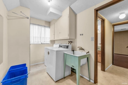 Entry Foyer Photo of 8880 Carmichael Street, Richmond, BC