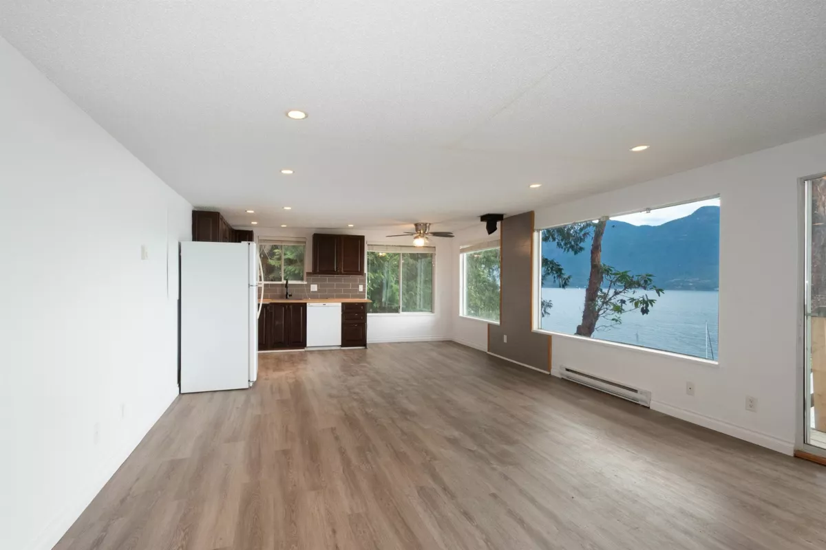 Front Yard Photo of 1433 Eagle Cliff Road, Bowen Island, BC