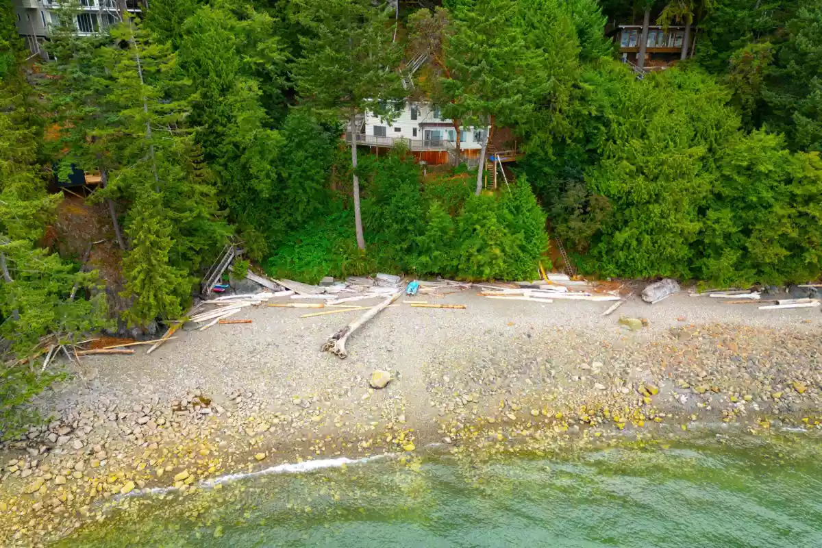 Kitchen Photo of 1433 Eagle Cliff Road, Bowen Island, BC