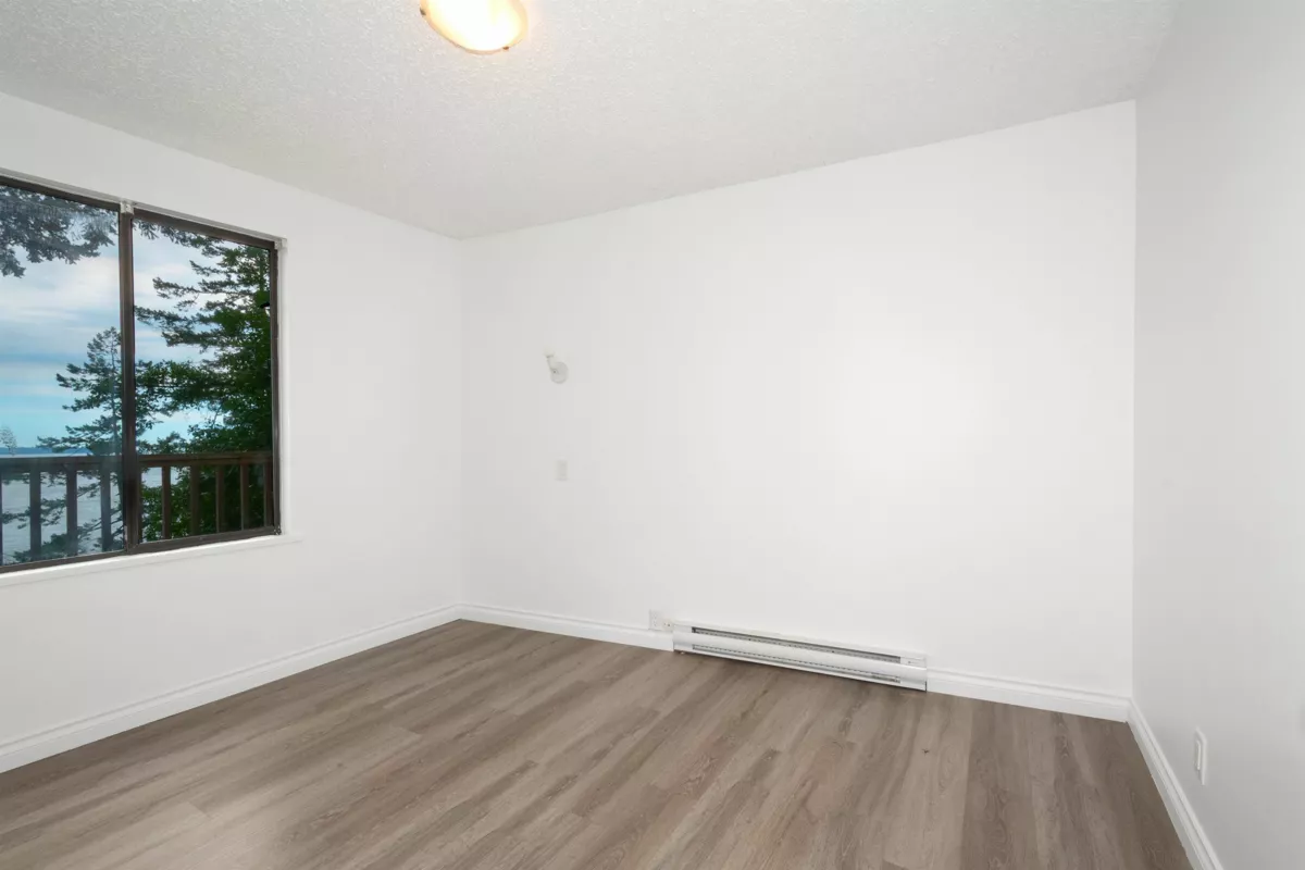 Laundry Room Photo of 1433 Eagle Cliff Road, Bowen Island, BC