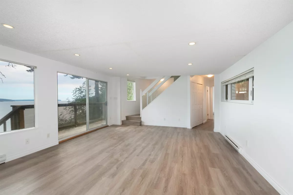 Staircase Photo of 1433 Eagle Cliff Road, Bowen Island, BC