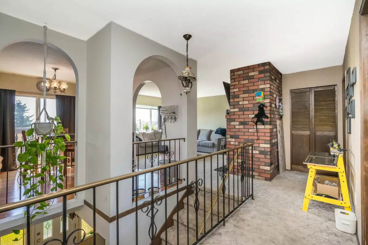 Dining Area Photo of 32025 Trembath Avenue, Mission, BC