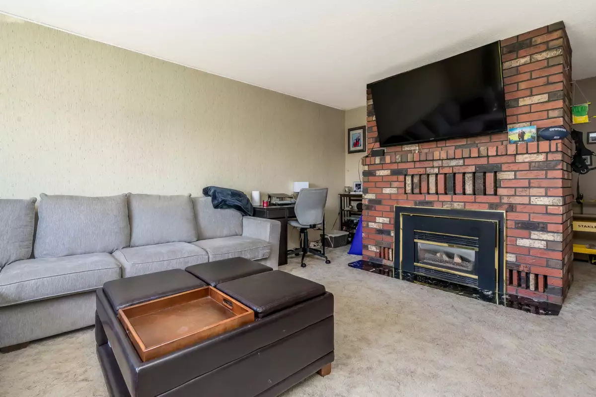 Kitchen Island Photo of 32025 Trembath Avenue, Mission, BC