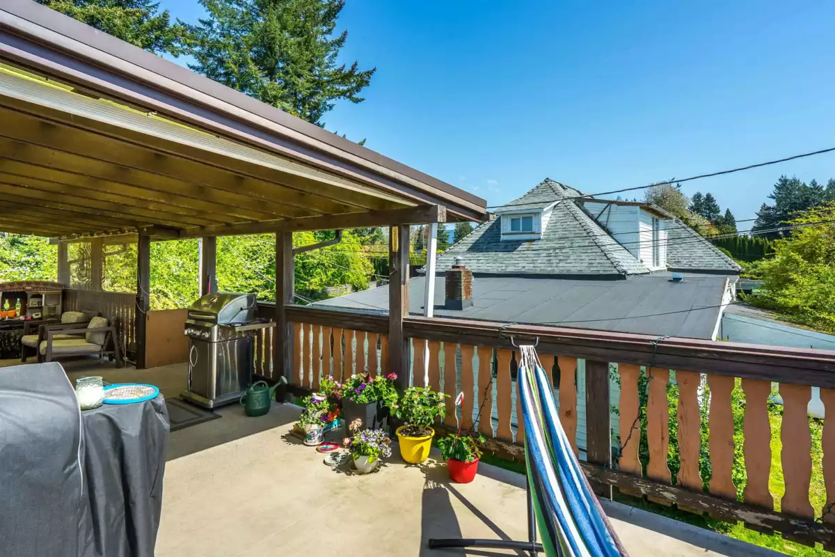 Outdoor Kitchen Photo of 32025 Trembath Avenue, Mission, BC