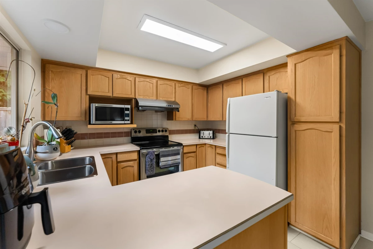 Bedroom 4 Photo of 4 7531 No. 1 Road, Richmond, BC