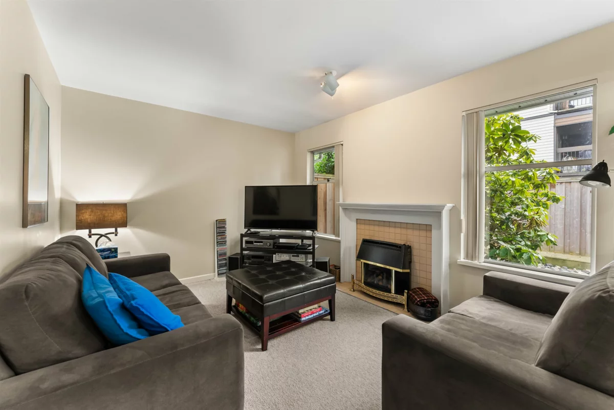 Breakfast Nook Photo of 4 7531 No. 1 Road, Richmond, BC