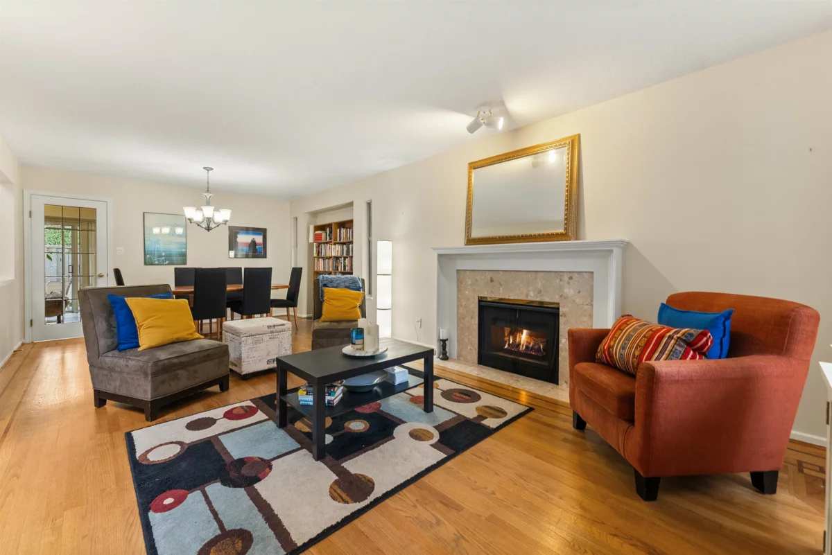 Kitchen Island Photo of 4 7531 No. 1 Road, Richmond, BC