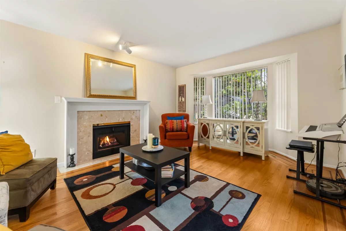 Kitchen Photo of 4 7531 No. 1 Road, Richmond, BC