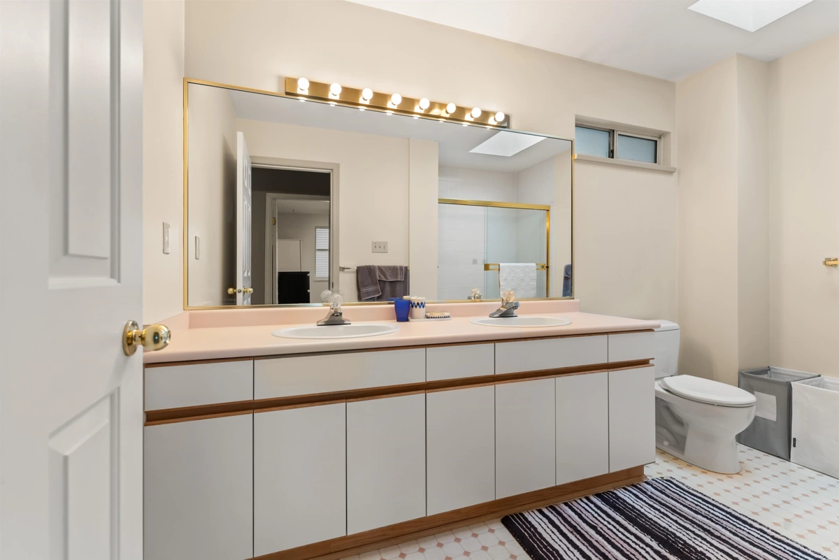 Loft / Bonus Room Photo of 4 7531 No. 1 Road, Richmond, BC