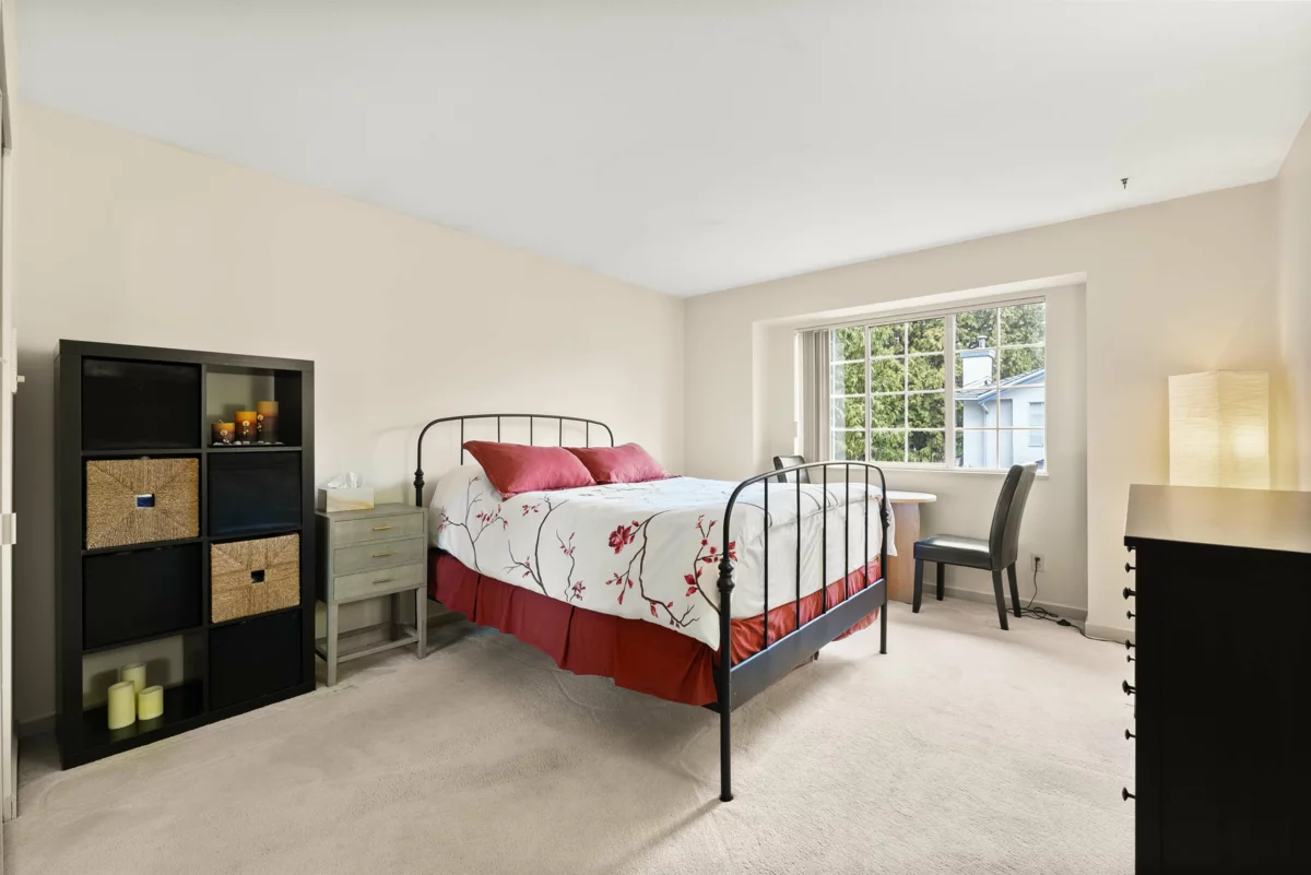 Powder Room Photo of 4 7531 No. 1 Road, Richmond, BC