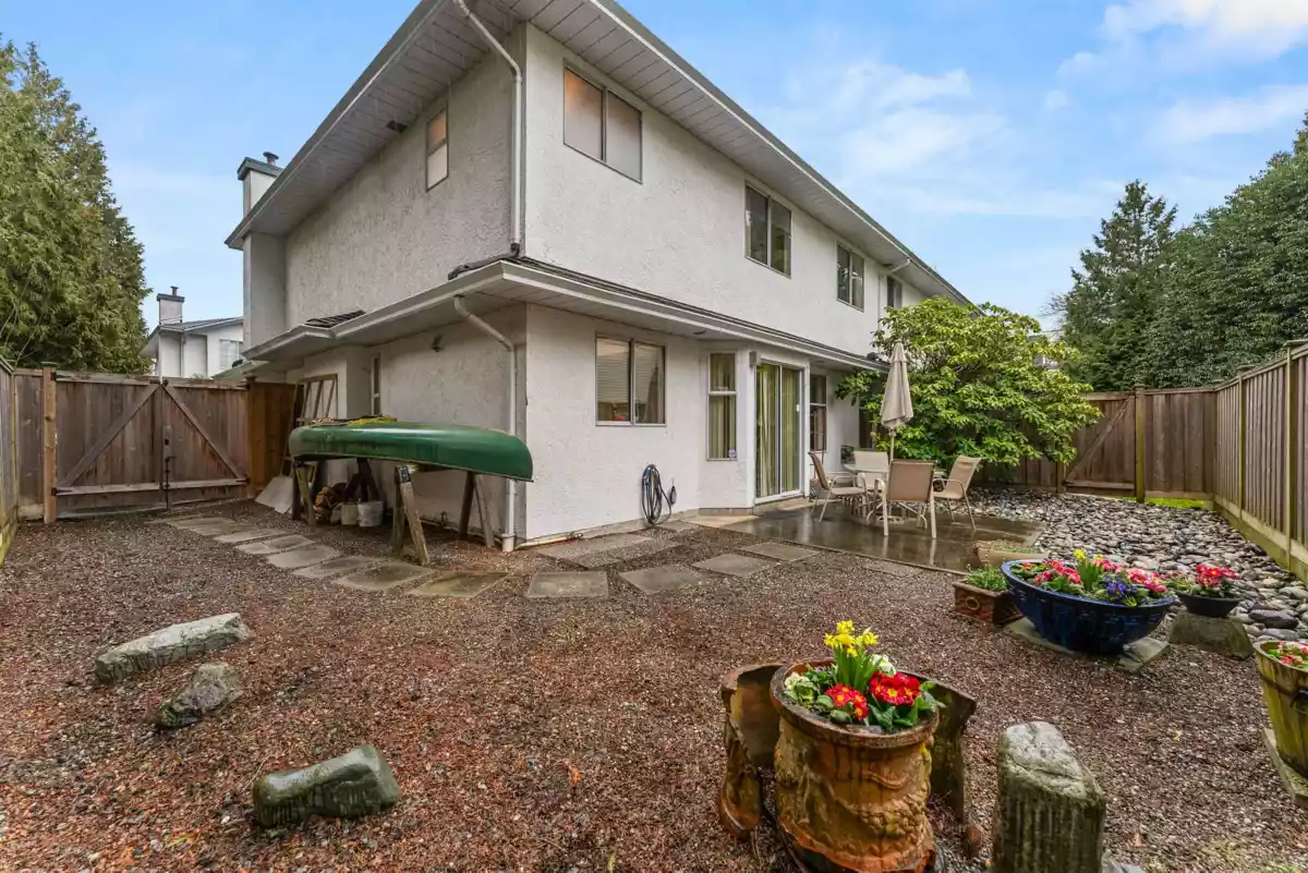 Swimming Pool Photo of 4 7531 No. 1 Road, Richmond, BC